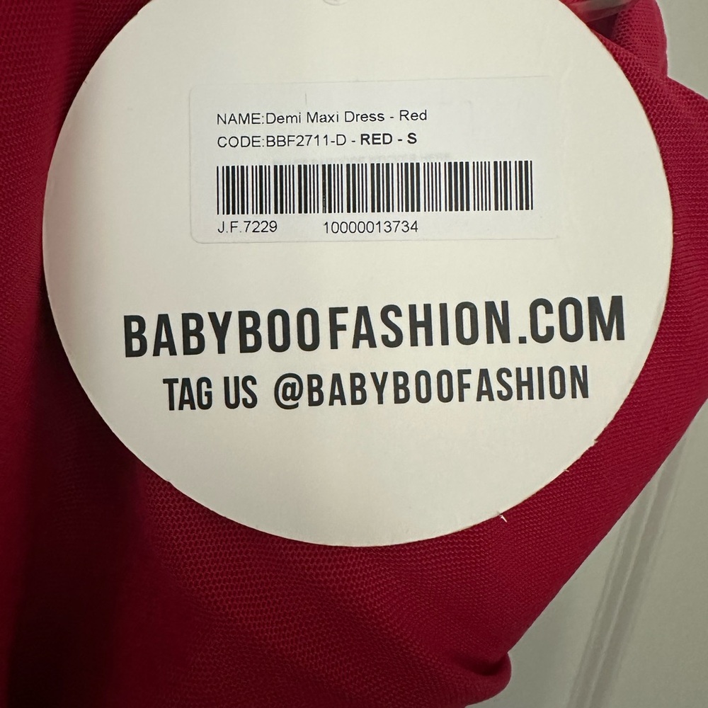 Chic Strapless Red Dress - image 5